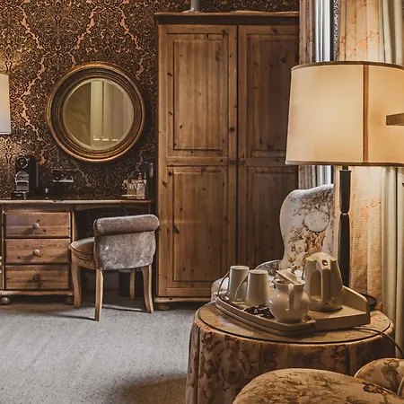 莫热伍德乡村酒店 4*